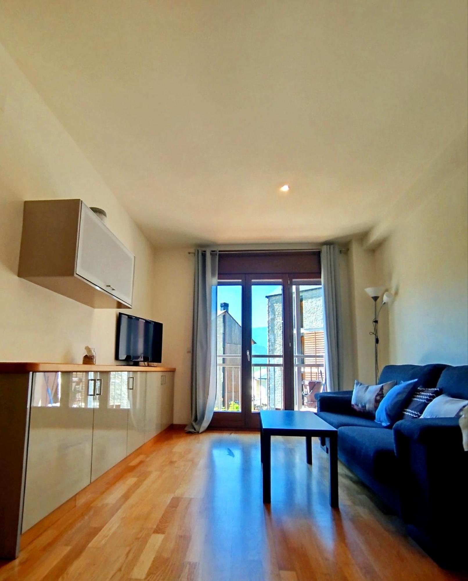 Apartaments Sort Pirineus Bagian luar foto