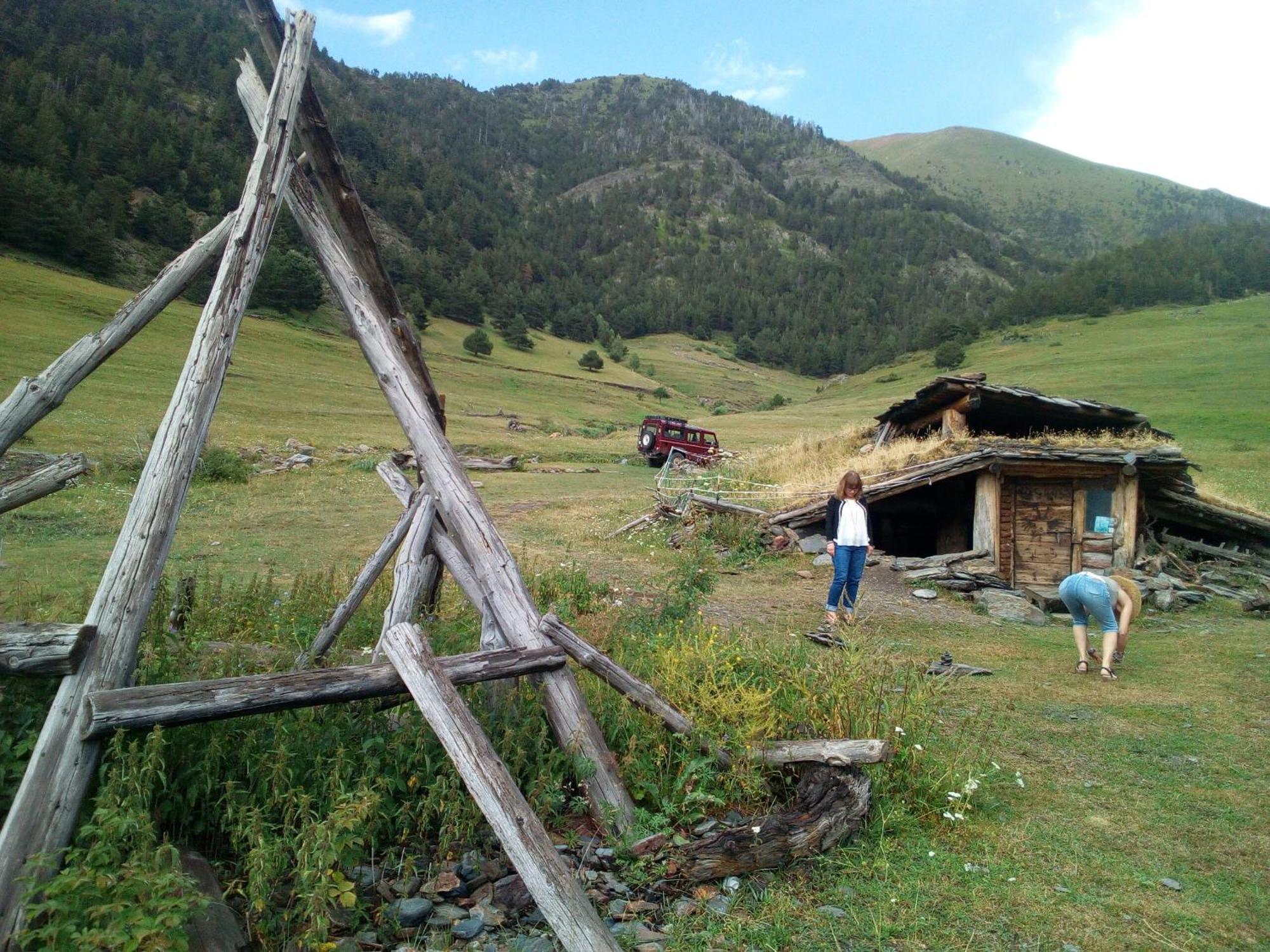 Apartaments Sort Pirineus Bagian luar foto