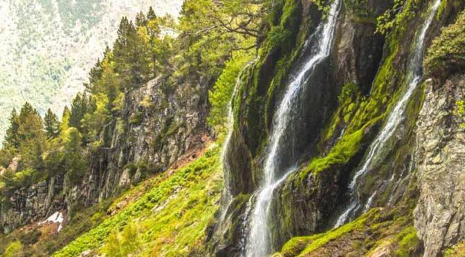 Apartaments Sort Pirineus Bagian luar foto
